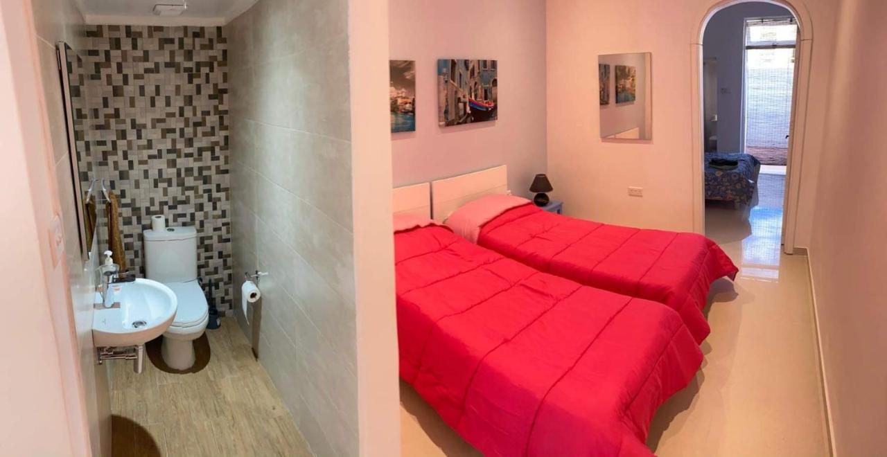 Centre Maisonette Apartment Marsalforn